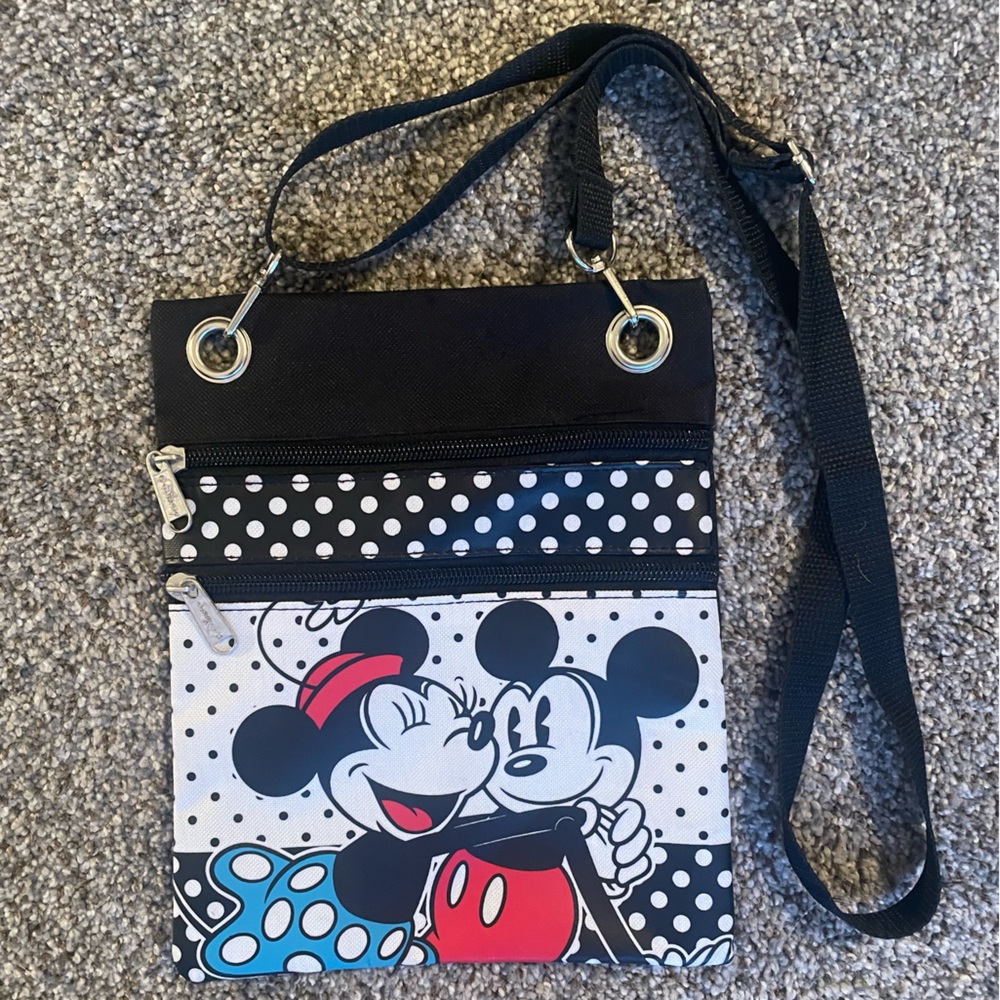 Disney Parks Mickey and Minnie Mouse lightweight Crossbody bag. Like new!